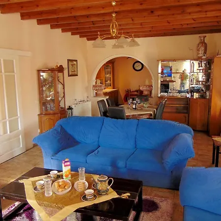 וילה Paradise House *